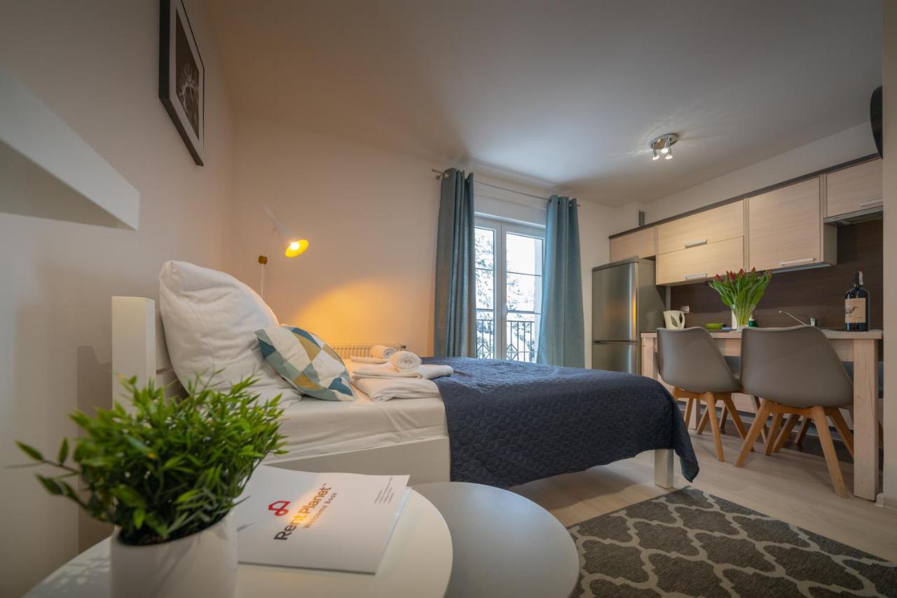 Rentplanet - Apartamenty Pstrowskiego ชกลาร์สกา ปอเรมบา ภายนอก รูปภาพ